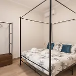 C2 Top Class Apartment, 2 Camere Da Letto Con Giardino In Zona Via Veneto Distante 15 Minuti A Piedi Da Fontana Di Trevi