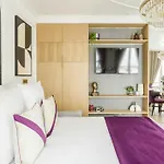 Briarwood Residence Estate