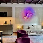 Monti Stunning Flat