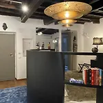 Monti Stunning Flat