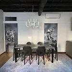 Monti Stunning Flat