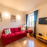 4 Cantoni, Cosy Apartment In Monti District