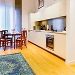 Suites Urbana 152
