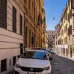 Flat In The Heart Of Vaticancity