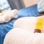 Marconi Charme Rooms & Suites - 2 Min Metro Marconi - 15 Min Colosseo - A-C & Wifi