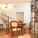 Beatrix Apartment In Trastevere
