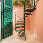 The British Corner, Central Cozy Loft With Garden 10 Min From Center