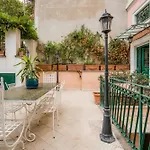 The British Corner, Central Cozy Loft With Garden 10 Min From Center