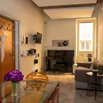 Restart Accommodations Nettuno Stylish Trevi Fountain Apartment With Terrace
