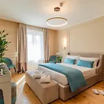 Trevi Imperial Suite 1