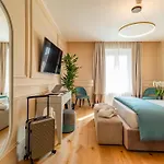 Trevi Imperial Suite 1
