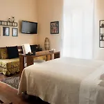 Palm Gallery Hotel