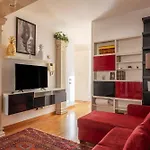 Along The Tiber Apartment