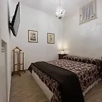 Central Luxury Apartment Near Pellegrino