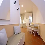 Trevi Feddy\'S Apartment