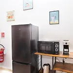 Modern Two-Room Apartment For 2, 20 Minutes From Termini