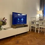 Cozy Donatello Apartment