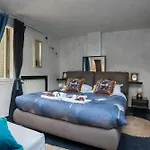 Luxury Piazza Di Spagna Escape With Private Spa