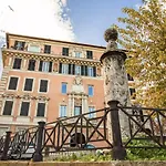Palazzo Marescalchi Belli, Vicino Piazza Di Spagna