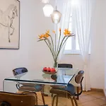 Domus Regola Luxury Apartment