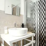 Double Pixel Apartments