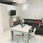 Tiburtina House - Moderno Bilocale Green, 4 Pax