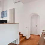 Residenze Romanae- Riari House