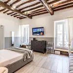 Costaguti 36 Apartment