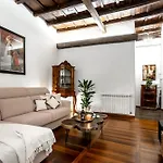 Trevi Fountain Luxury Guest House