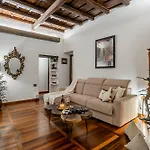 Trevi Fountain Luxury Guest House