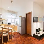 Design Apartment Close To Trastevere