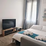 Appartamento Agli Acquedotti, Con Giardino Privato