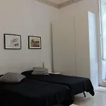 Bianco E Nero Apartment