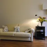 Leonina Studio Apartment