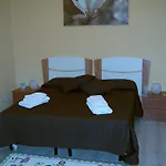 B&B Sabrina Home