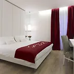 Tullia And Prisca Relais Guest House