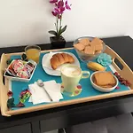 Check-Inn Rooms