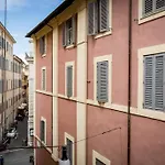 Via Laurina 40 Apartment