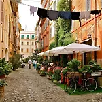 Romantica Apartments