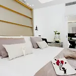 Vatican Style Suite