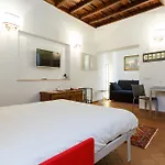 Old Rome Lodge, Navona