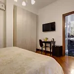 Little Rhome Suites