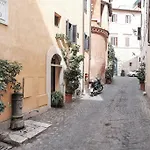 Piazza Navona Artist Loft