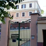 La Maison De Nina Vatican Home