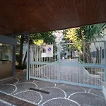 La Maison Rouge