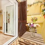 Cheap And Chic Studios At Coliseum