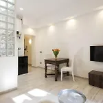 Rome As You Feel - Teatro Valle Apartment