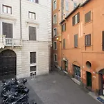 Rome As You Feel - Teatro Valle Apartment