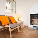 Fabulous St. Peter\'S Apartment