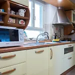 Glorioso Stylish Apartment